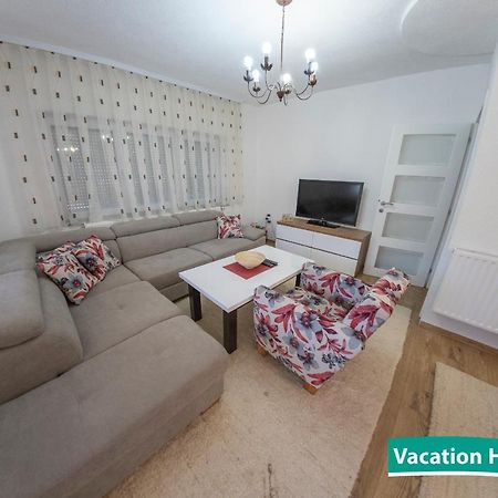 Vacation Home Alan Kulen Vakuf Extérieur photo