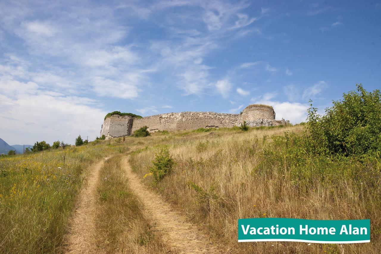 Vacation Home Alan Kulen Vakuf Extérieur photo